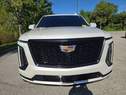 Used 2025 Cadillac Escalade Sport Platinum w/ LPO, Floor Liner Package AWD/4WD image 8
