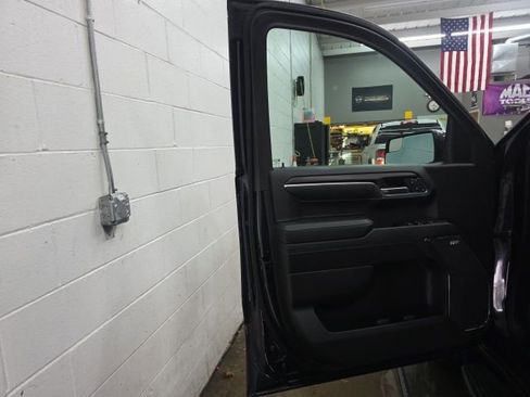 Used 2023 GMC Sierra 1500 SLT w/ SLT Premium Package image 8