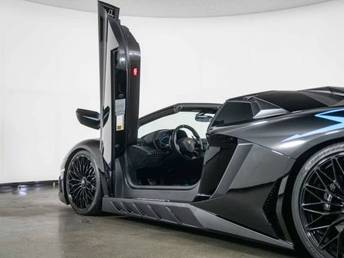 Used 2017 Lamborghini Aventador LP 750-4 Superveloce AWD/4WD image 14