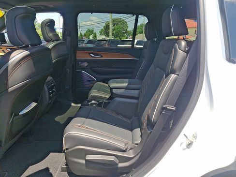 Certified 2023 Jeep Grand Cherokee L Summit AWD/4WD image 10