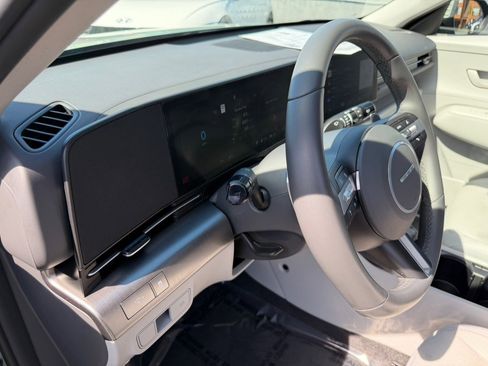 Used 2024 Hyundai Kona SEL image 11