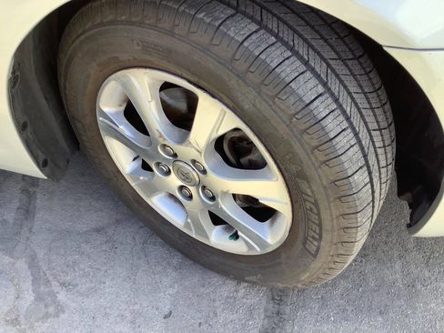 Used 2005 Toyota Camry XLE FWD image 22