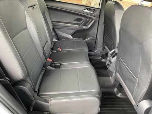 Used 2018 Volkswagen Tiguan SEL w/ R-Line Package image 52