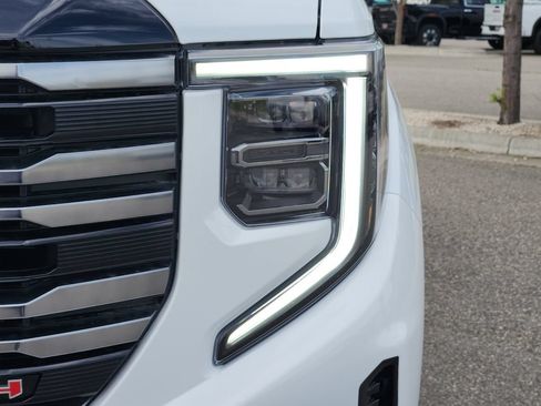 New 2026 GMC Sierra 1500 AT4 w/ Technology Package AWD/4WD image 39