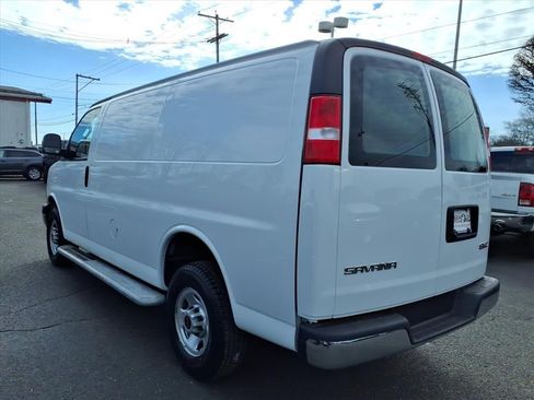 Used 2024 GMC Savana 2500 w/ Driver Convenience Package image 4