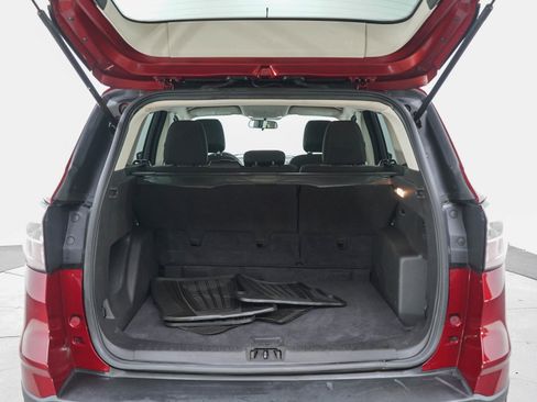 Used 2017 Ford Escape SE w/ SE Cold Weather Package FWD image 16