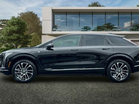 New 2026 Cadillac Optiq Sport 1 AWD/4WD image 7