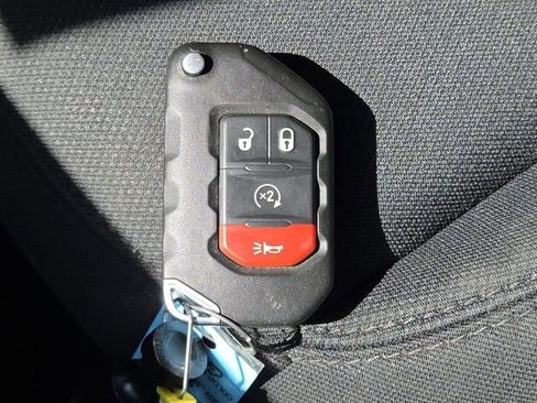 Used 2018 Jeep Wrangler Unlimited Sport S AWD/4WD image 34