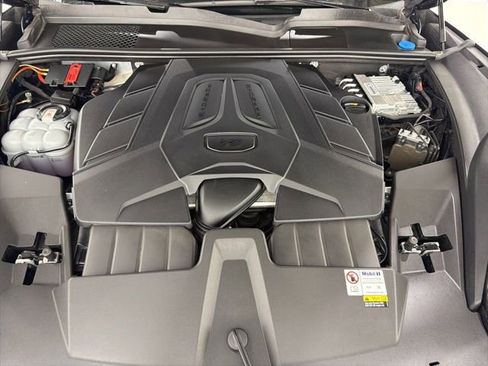 Used 2024 Porsche Cayenne Coupe AWD/4WD image 41