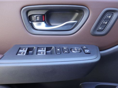 Used 2024 Honda Pilot Elite image 23
