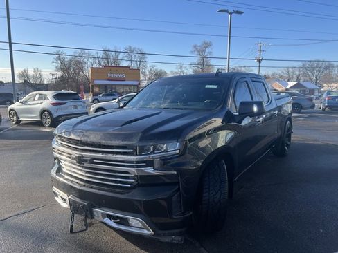 Used 2019 Chevrolet Silverado 1500 High Country w/ High Country Premium Package image 2