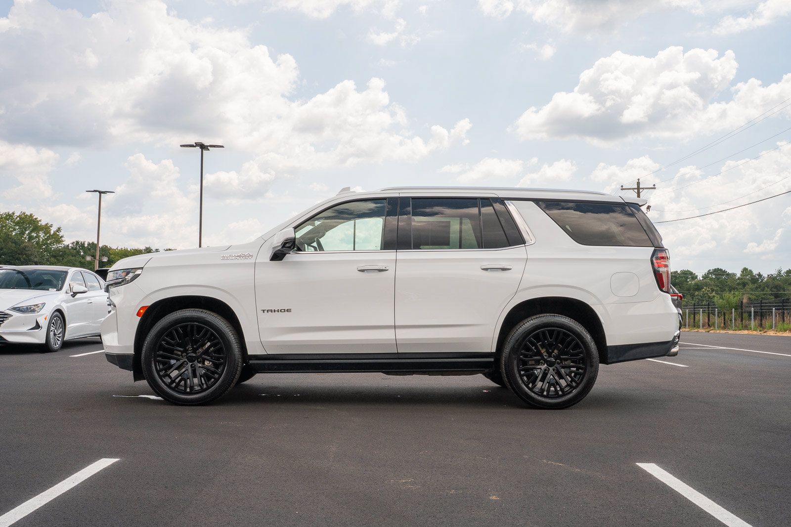 Used 2023 Chevrolet Tahoe High Country w/ Premium Package 2 RWD image 5