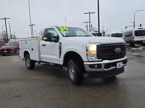 Certified 2024 Ford F250 XL w/ XL Chrome Package image 5