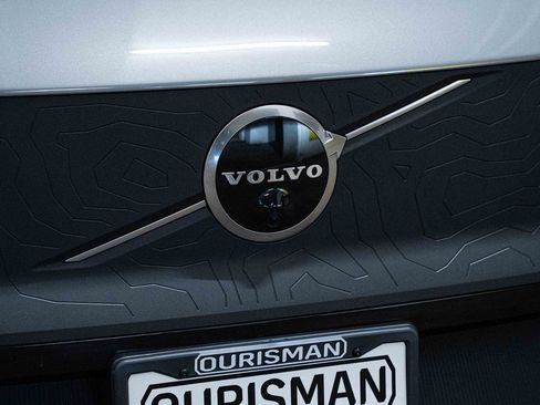 New 2026 Volvo EX30 Cross Country Ultra image 3