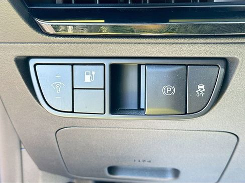 Certified 2024 Kia EV6 Light RWD image 10