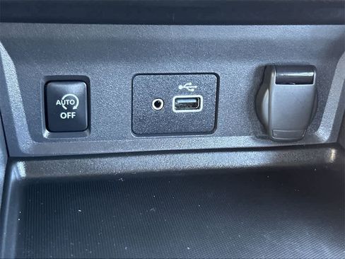 Used 2025 Nissan Sentra S image 17