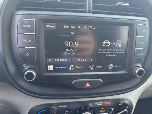 Used 2022 Kia Soul LX image 18