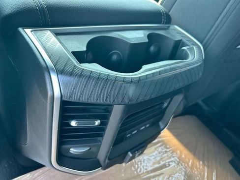 New 2026 RAM 1500 4x4 Crew Cab image 15