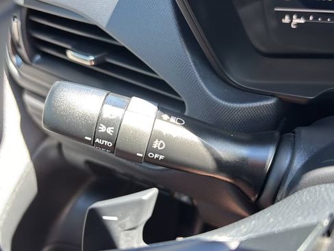 Used 2025 Subaru Forester Premium AWD/4WD image 23