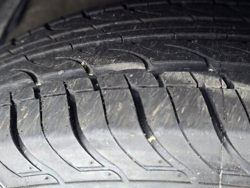 Used 2014 Toyota Camry LE image 10