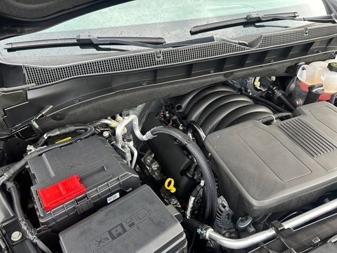 Used 2024 Chevrolet Suburban LT w/ Luxury Package image 27