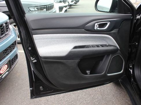 Used 2022 Jeep Compass Latitude w/ Convenience Group image 20