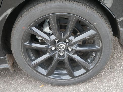 Certified 2025 MAZDA MAZDA3 Hatchback w/Premium Plus Pkg image 5