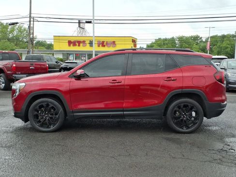 Certified 2022 GMC Terrain SLE w/ Driver Convenience Package AWD/4WD image 7