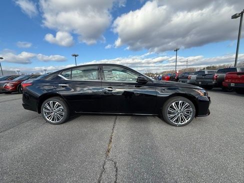 New 2025 Nissan Altima 2.5 SL image 4