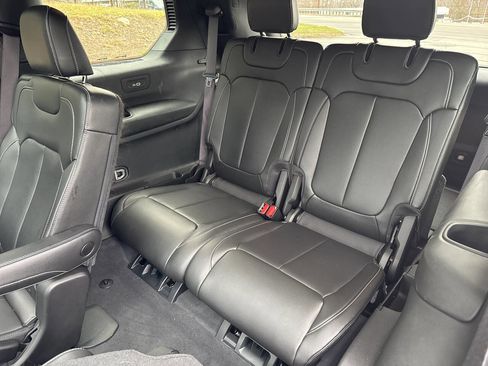 Used 2024 Jeep Grand Cherokee L Limited w/ Black Appearance Package image 14