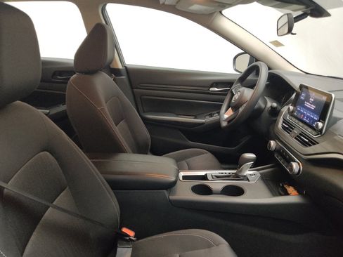 Used 2025 Nissan Altima 2.5 SV FWD image 21