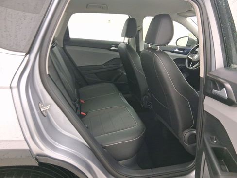 Used 2022 Volkswagen Taos SE image 27