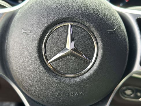 Used 2022 Mercedes-Benz GLE 350 4MATIC w/ AMG Line Exterior image 22
