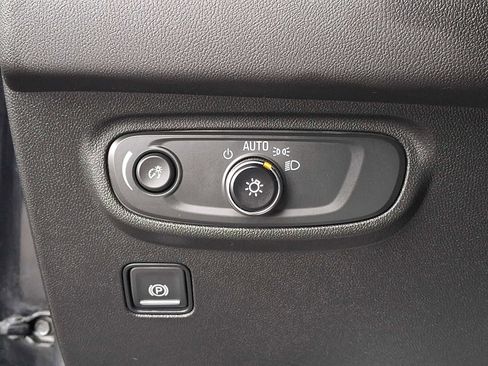 Used 2023 GMC Terrain SLE w/ Driver Convenience Package image 26