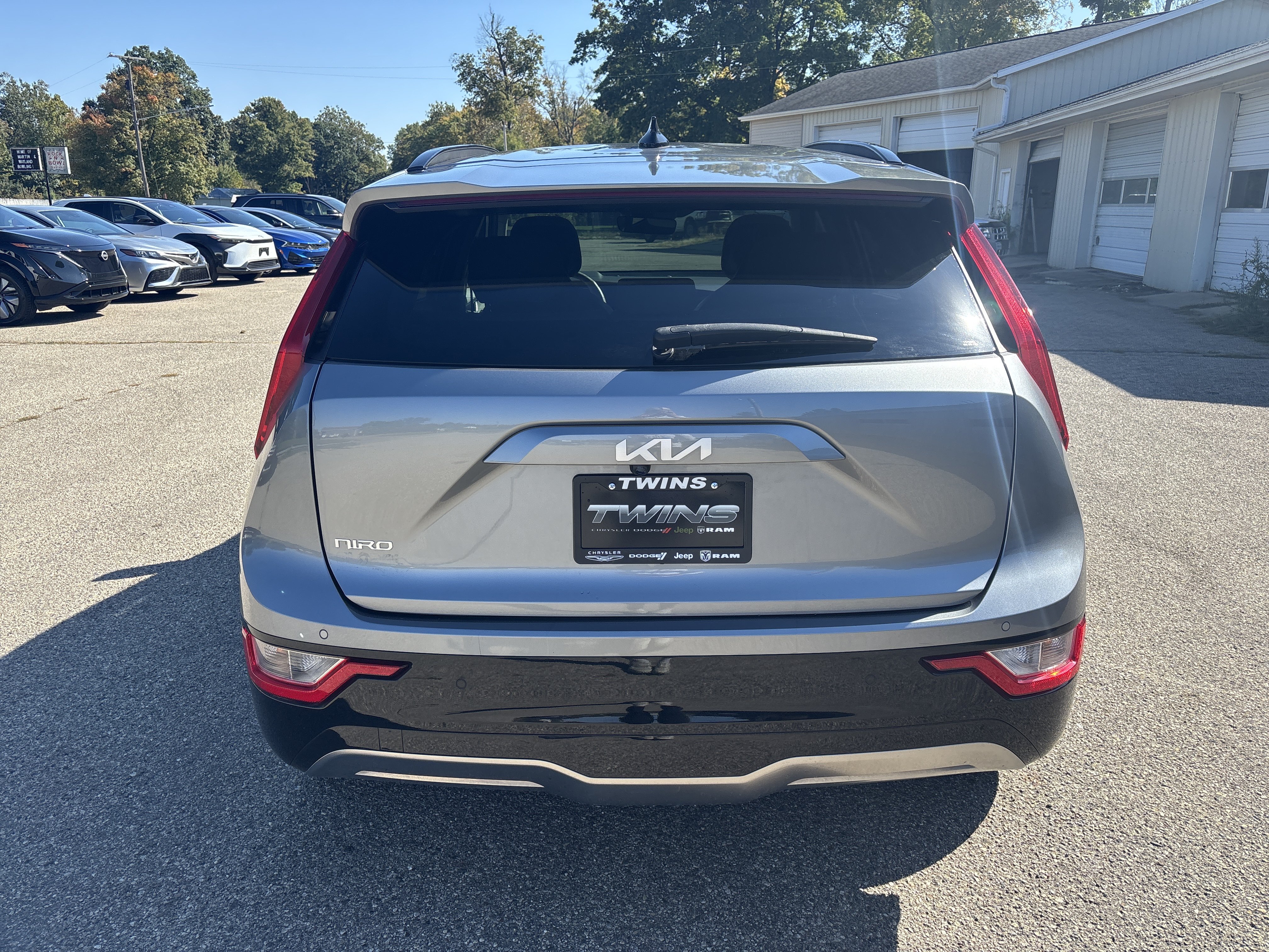 Used 2023 Kia Niro Wind w/ Wind Preserve Package FWD image 4