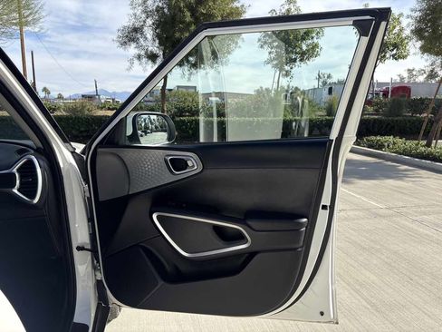 Used 2024 Kia Soul LX w/ Option Group 015 image 15