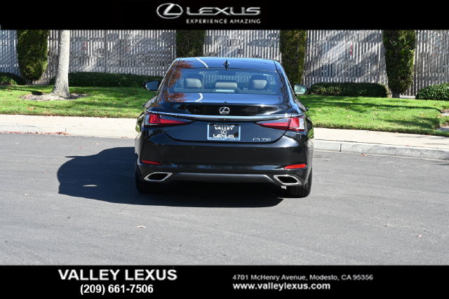 Used 2025 Lexus ES 350 w/ Premium Package FWD image 5