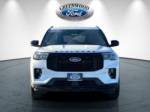 Certified 2025 Ford Explorer ST-Line w/ ST-Line Street Pack image 9