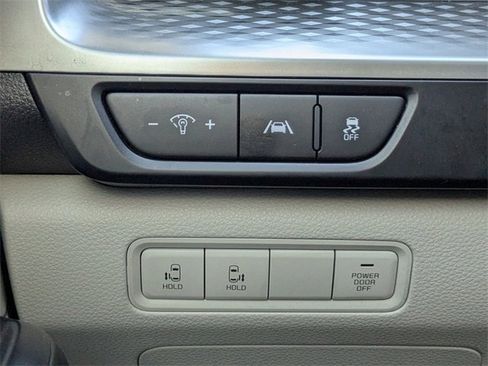 Certified 2024 Kia Carnival LX image 36