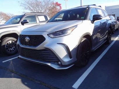 Used 2023 Toyota Highlander XSE
