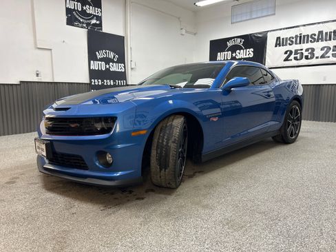 Used 2013 Chevrolet Camaro SS w/ Hot Wheels Special Edition RWD image 3