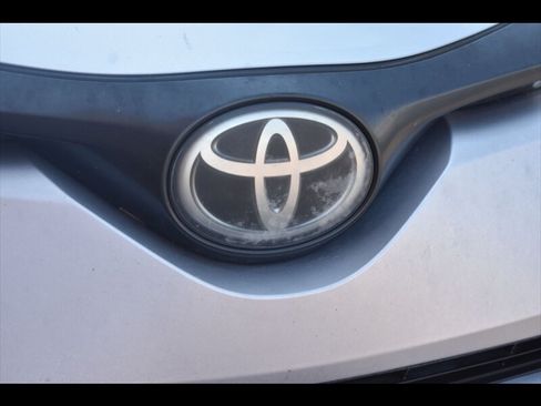 Used 2019 Toyota C-HR LE FWD image 44