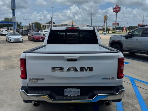 Used 2025 RAM 1500 Laramie AWD/4WD image 6