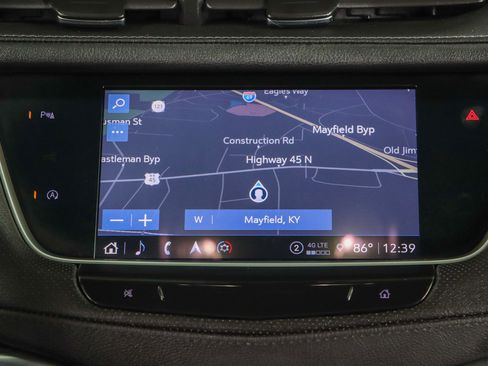 Used 2022 Cadillac XT5 Premium Luxury w/ LPO, Floor Liner Package image 18