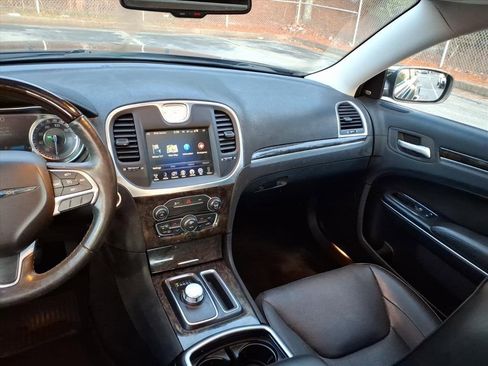 Used 2016 Chrysler 300 C image 14