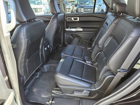 Used 2022 Ford Explorer XLT w/ Equipment Group 202A image 15