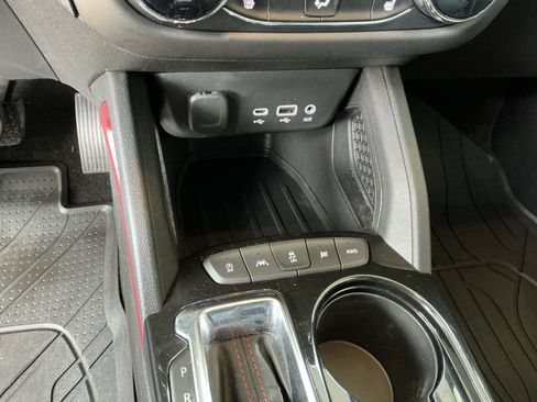 Used 2022 Chevrolet TrailBlazer RS image 27