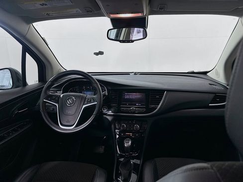 Used 2021 Buick Encore Preferred image 21