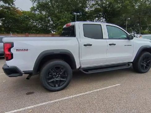 New 2025 Chevrolet Colorado Trail Boss w/ Off-Road Front Bumper Package image 9