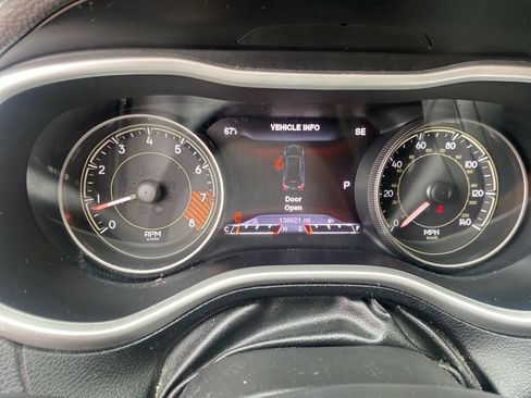 Used 2014 Jeep Cherokee Trailhawk AWD/4WD image 12